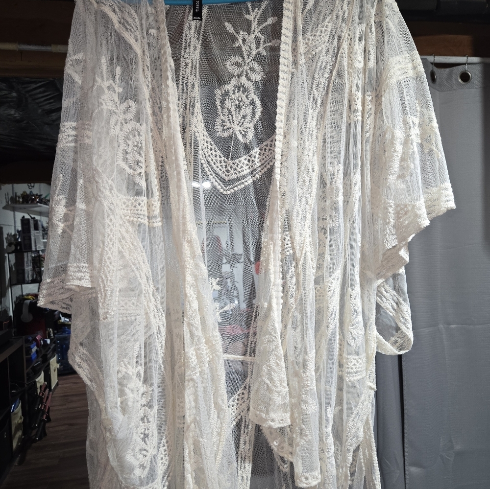 Elegant Cream Lace Tunic